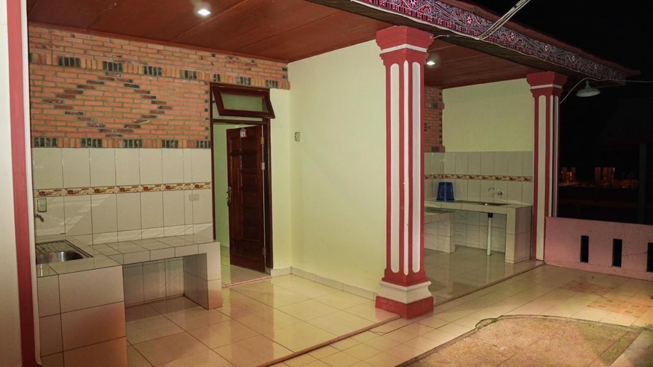 Judita Cottages Tuk Tuk Exterior photo